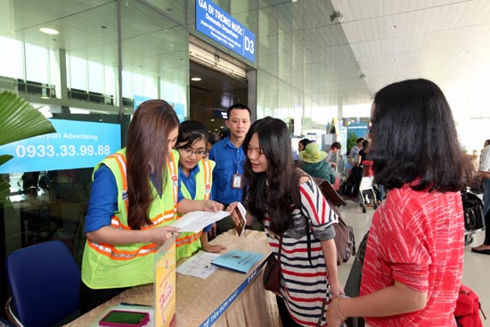 Hỗ trợ giải tỏa hành khách tại sân bay Tân Sơn Nhất ảnh 1